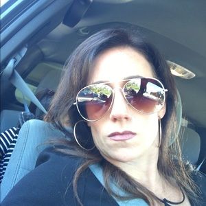 Meet your Posher, Deneen